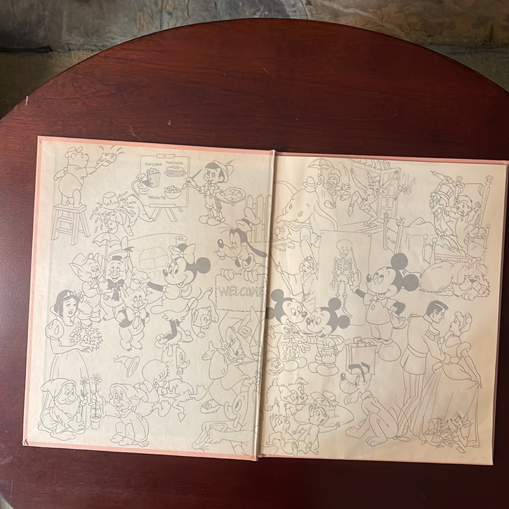✨⭐️Vintage EUC Walt Disney Adventures in Colors and Shapes Hardcover Book ✨⚡️ - Picture 9 of 12